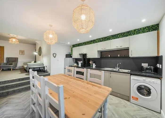 Appartement Spacious Three Bedroom Flat In Town Centre With Workspace